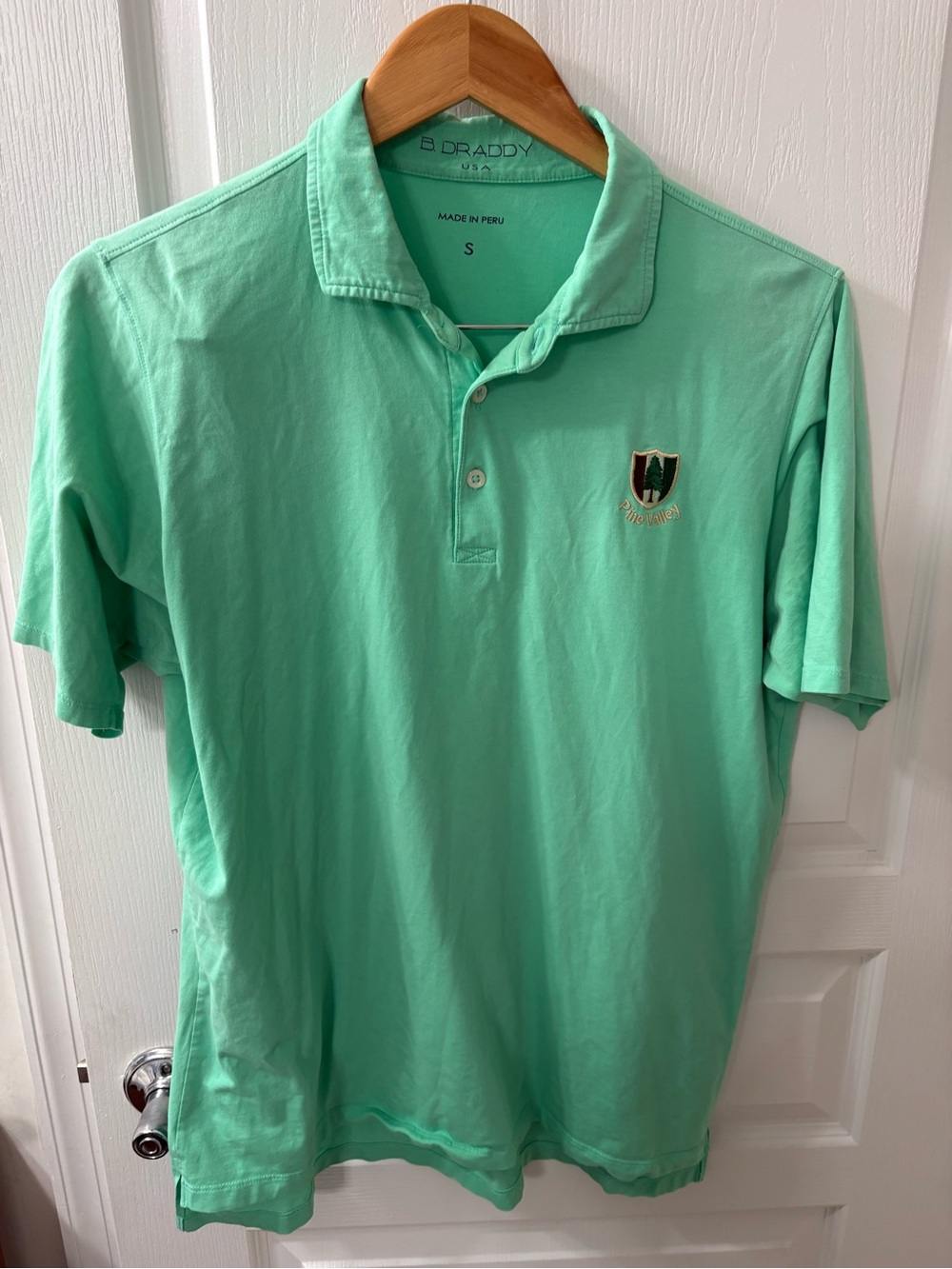 B. Draddy Men’s Mint Green Pine Valley Golf Polo Shirt